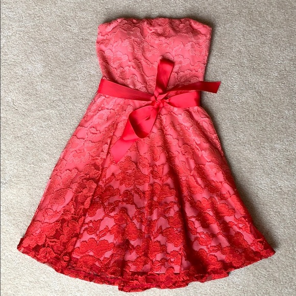 Dress - Picture 3 of 3